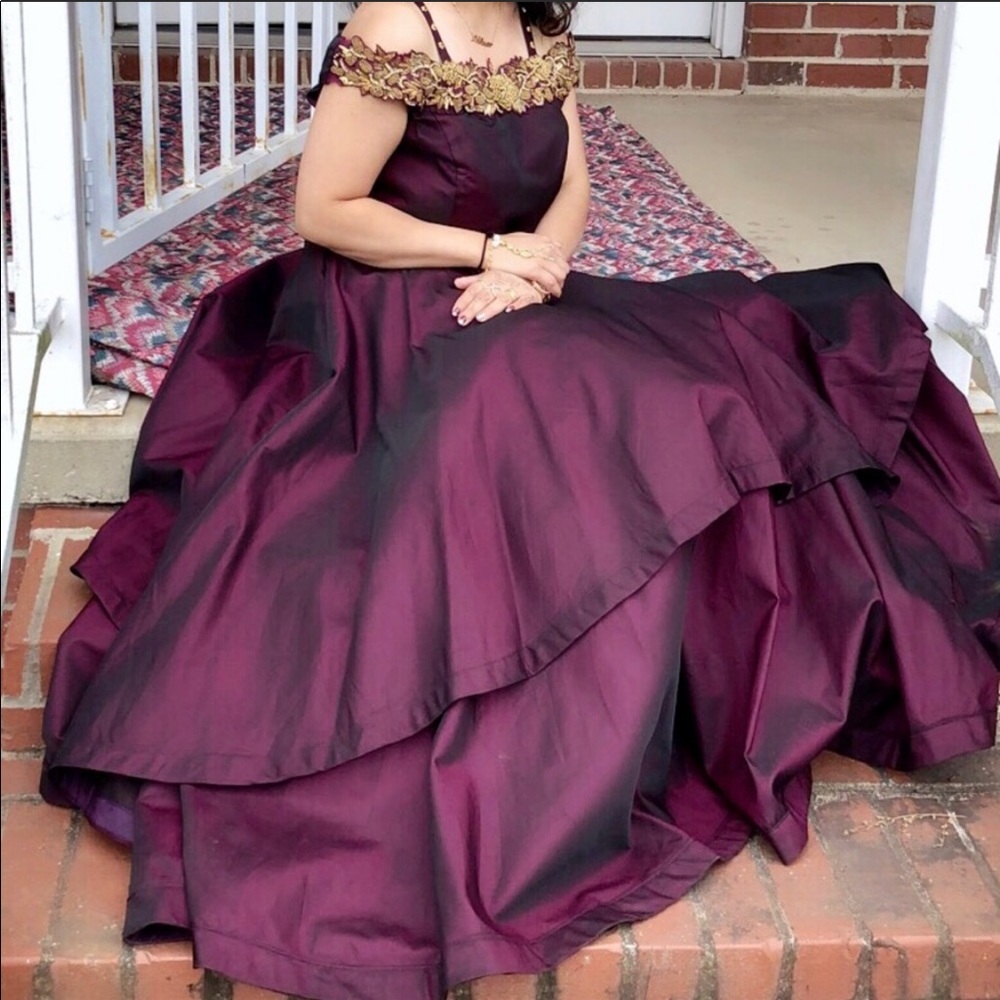 Dress - Picture 3 of 8